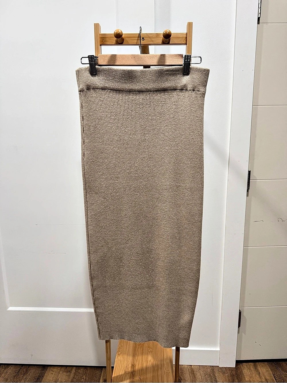 Apricot Ribbed Midi Skirt Size 8/ Sm